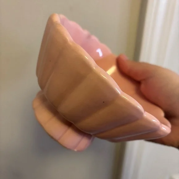 Pink Heart Shaped Scalloped Pedestal Ceramic Bowl - Picture 5 of 16